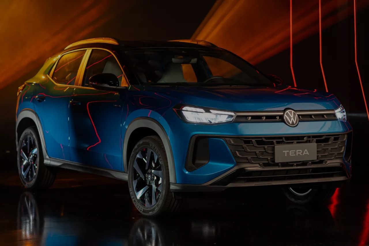 Volkswagen Tera Comfortline — Tera azul frontal nocturno