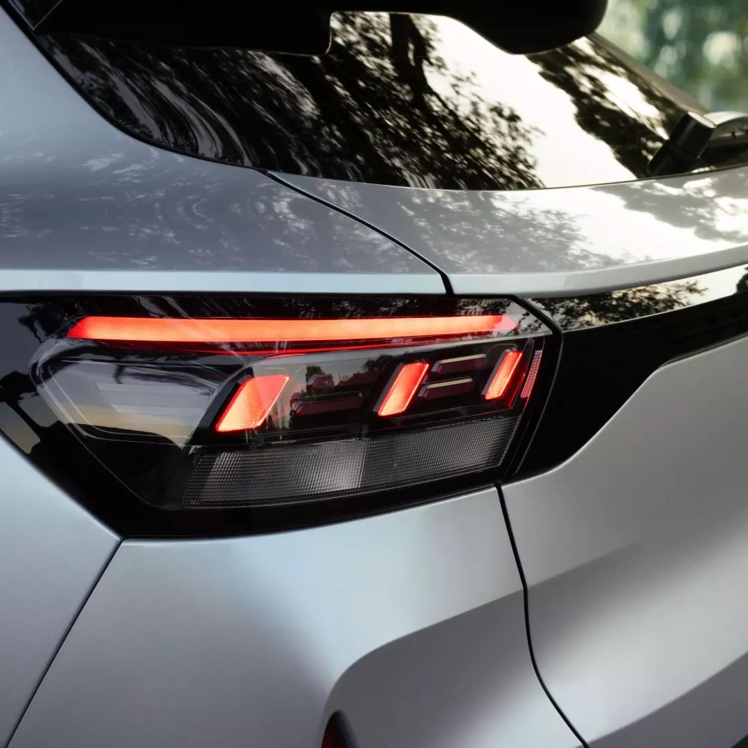 Volkswagen Tera Comfortline — Detalle de luces traseras LED del Tera